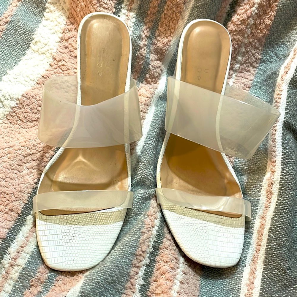 Size 6 ShuShop Gabriela white/clear heels🤍✨